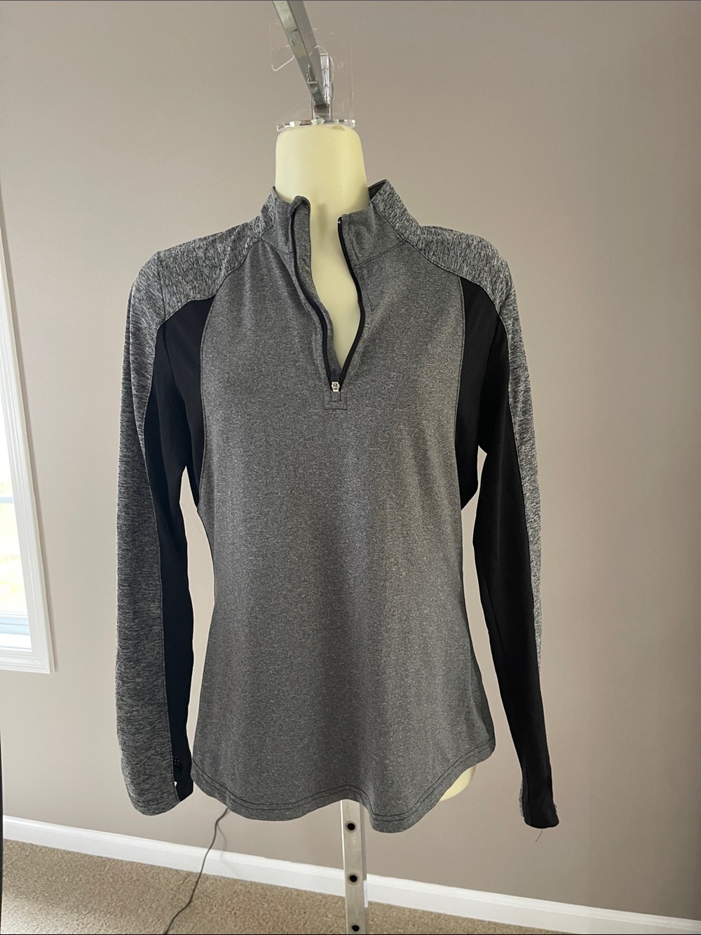 Jockey Women's Grey & Black Quarter-Zip Performance Top EUC